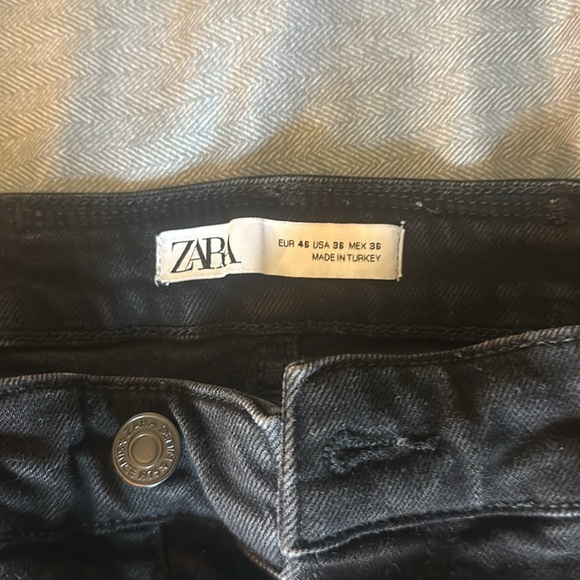 Zara men’s pants size 36
Black denim - Picture 3 of 6